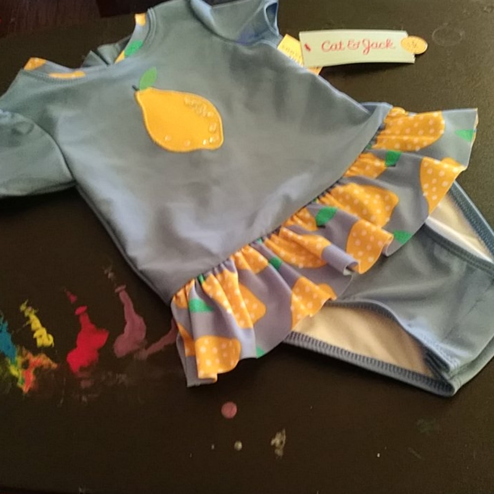 Little girls 🏊 suit ..